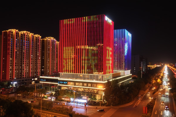 山西萬馬商務中心寫字樓泛光照明工程